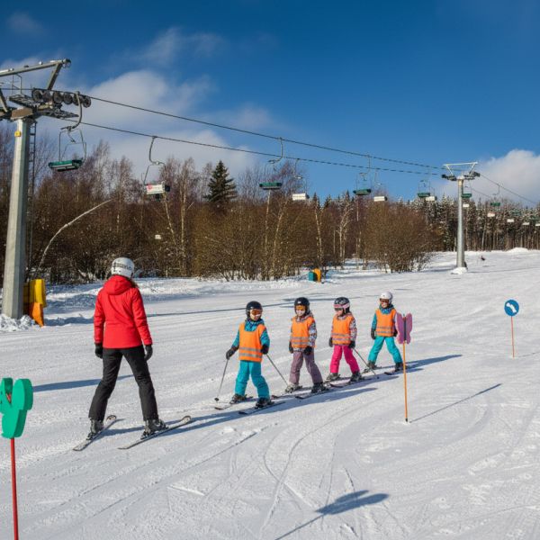 Půjčovna lyž&iacute;